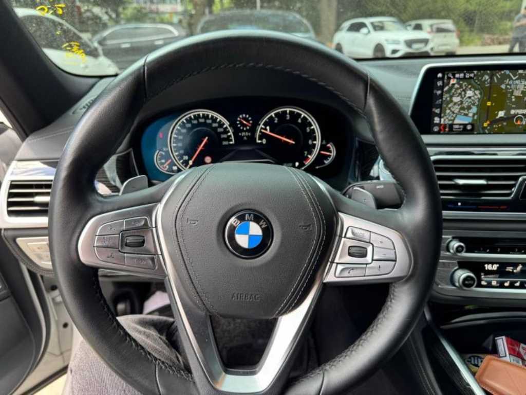 BMW 7 Series - Vista 9