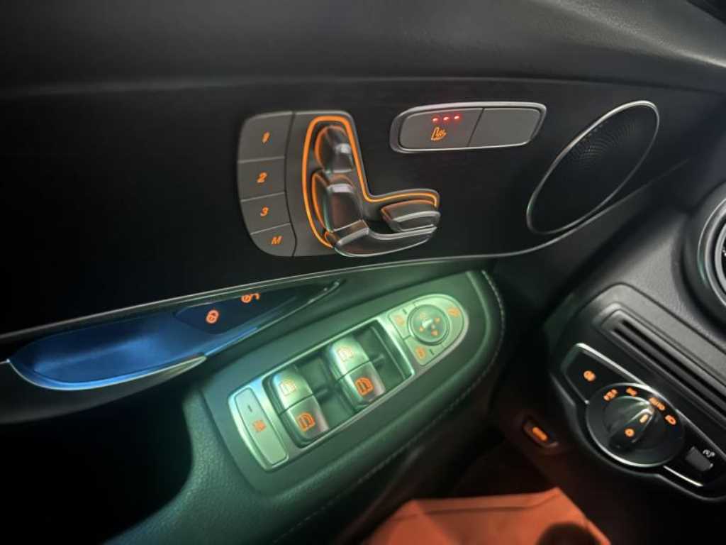 Mercedes Benz GLC Class - Vista 6