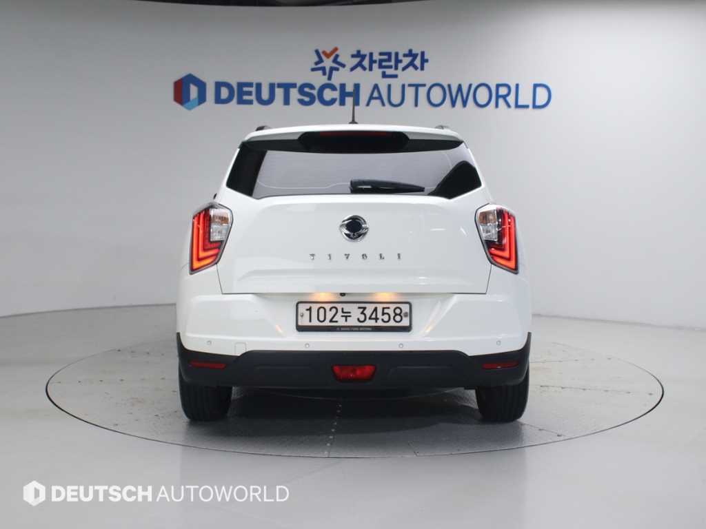 Ssangyong Tivoli - Vista 4