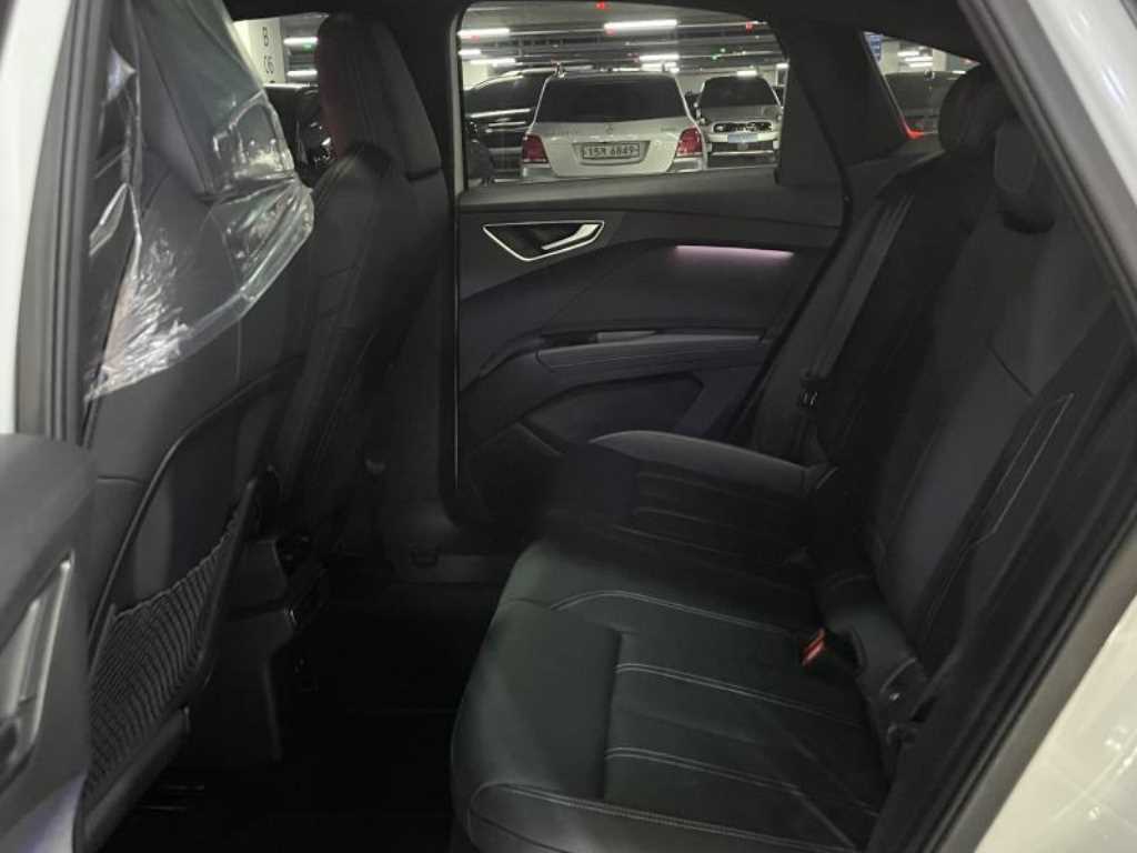 Audi Q4 - Vista 8
