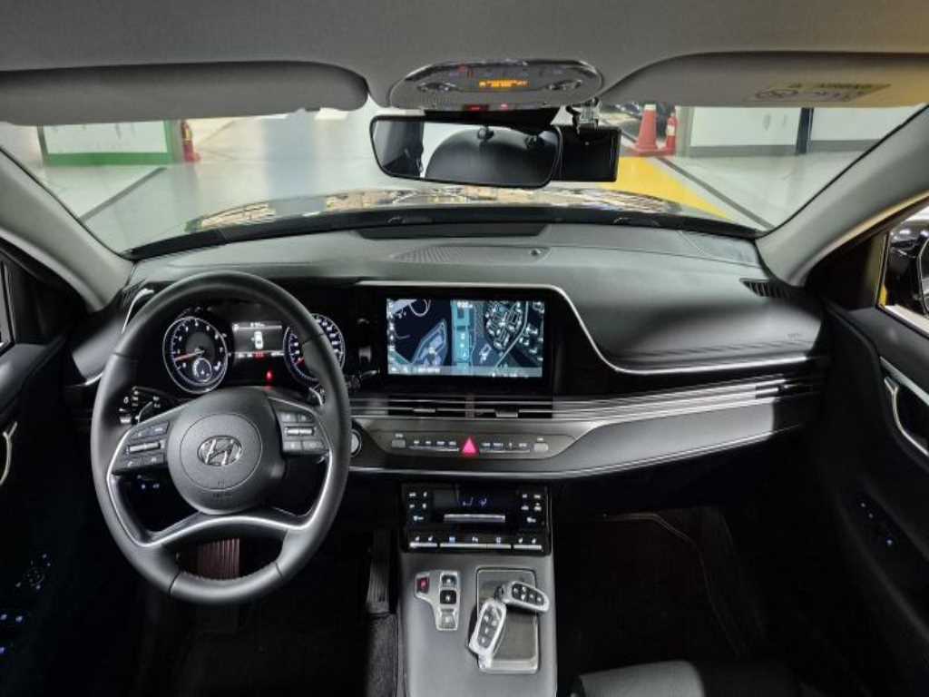 HYUNDAI Grandeur - Vista 5
