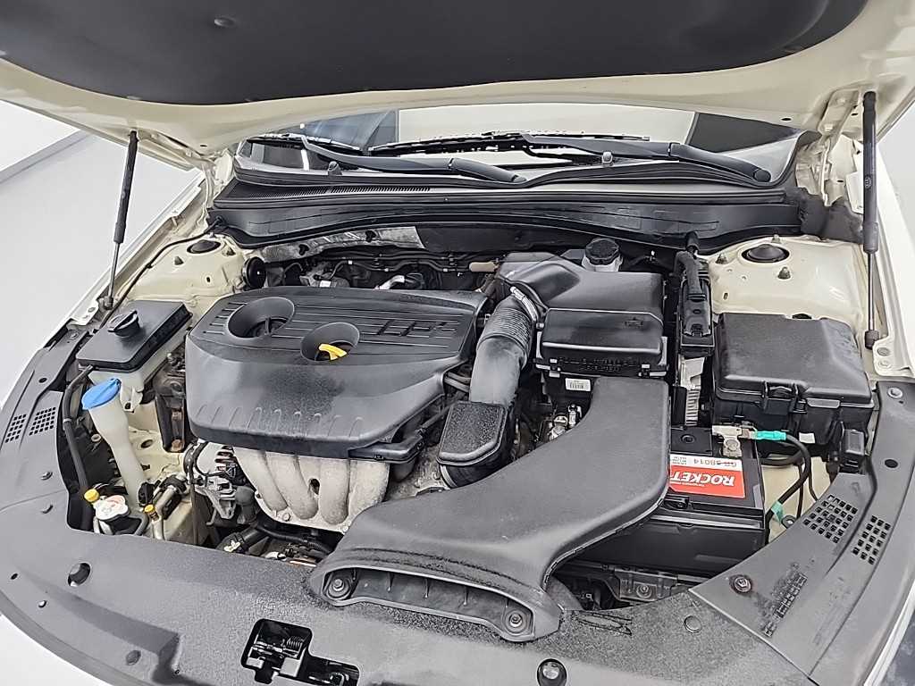 KIA K5 - Vista 5