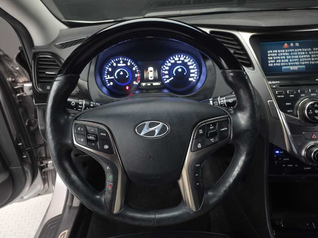 HYUNDAI Grandeur - Vista 9