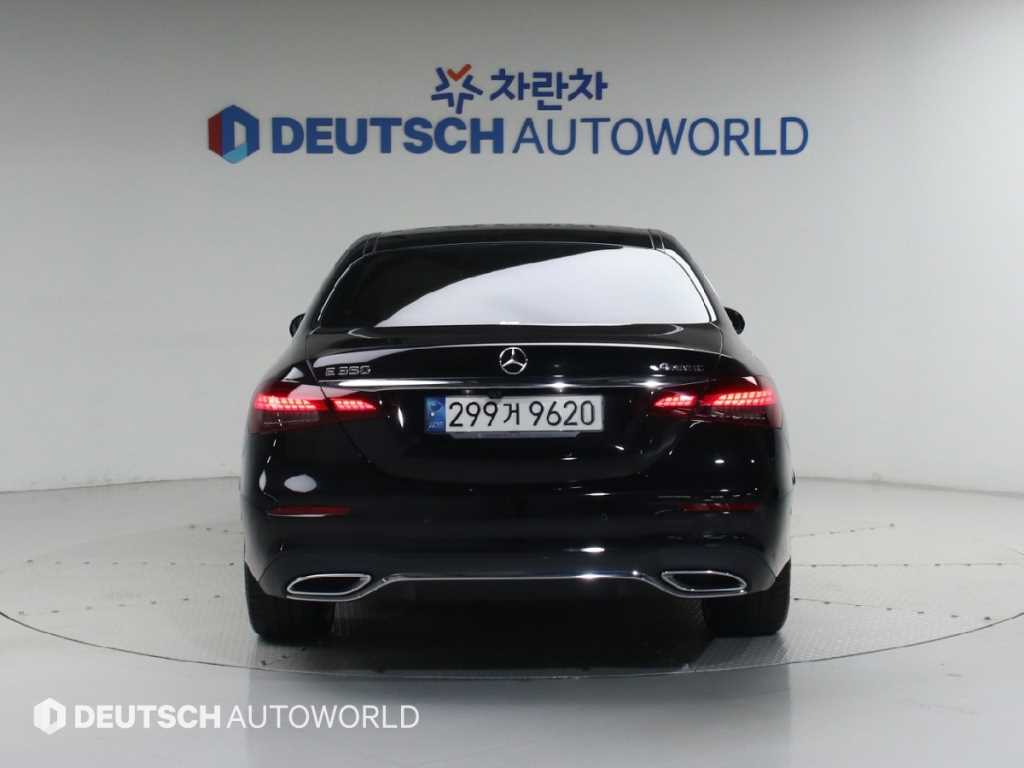 Mercedes Benz E class - Vista 4