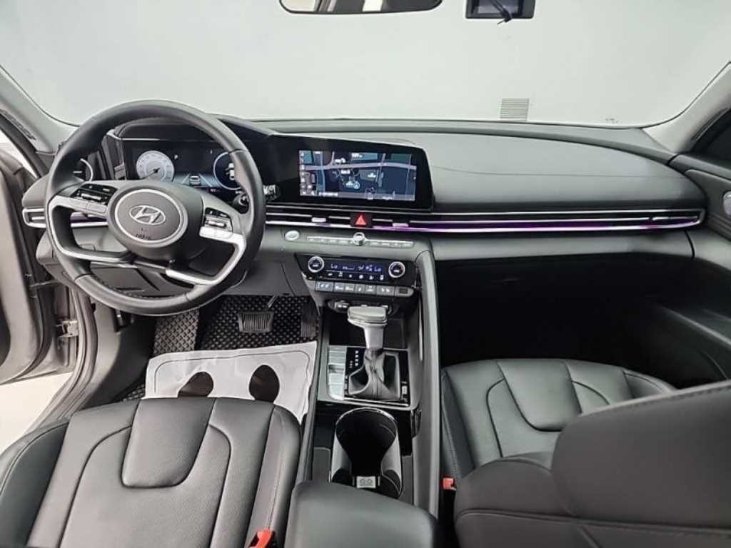 HYUNDAI Avante - Vista 11
