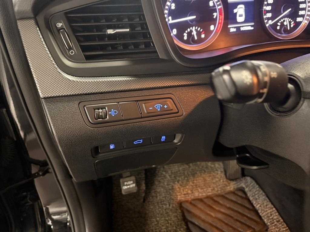 HYUNDAI Sonata - Vista 9
