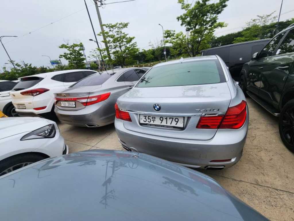 BMW 7 Series - Vista 5