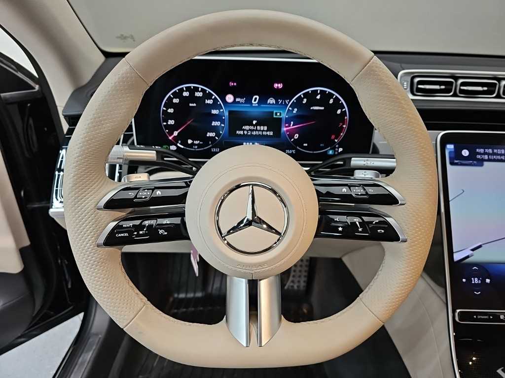 Mercedes Benz S Class - Vista 9