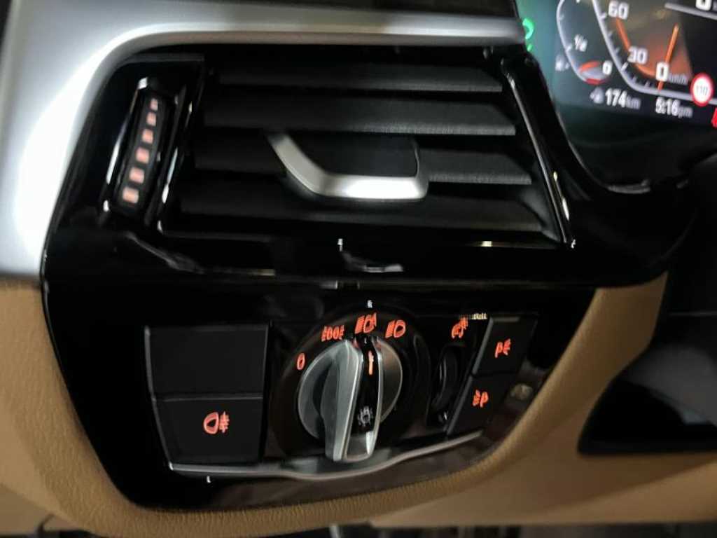 BMW 5 Series 2021 Gris - Importación desde Corea - HF Imports Iquique - Foto 14