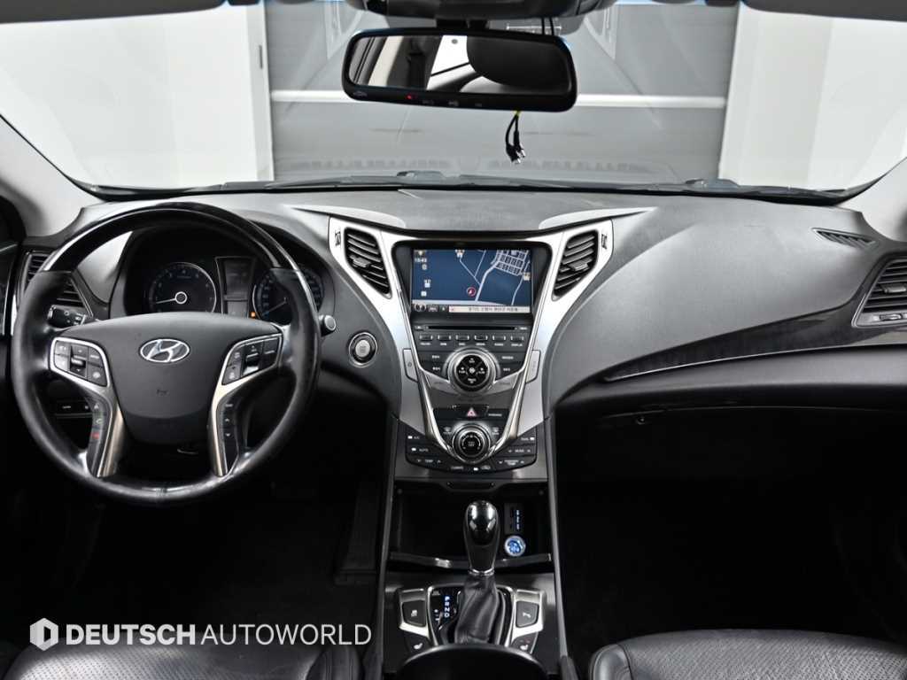 HYUNDAI Grandeur - Vista 7