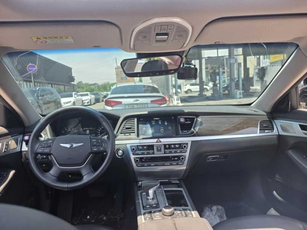 Genesis G80 - Vista 9