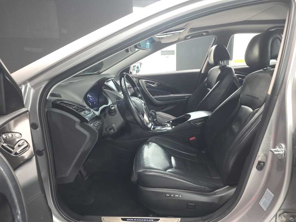 HYUNDAI Grandeur - Vista 11