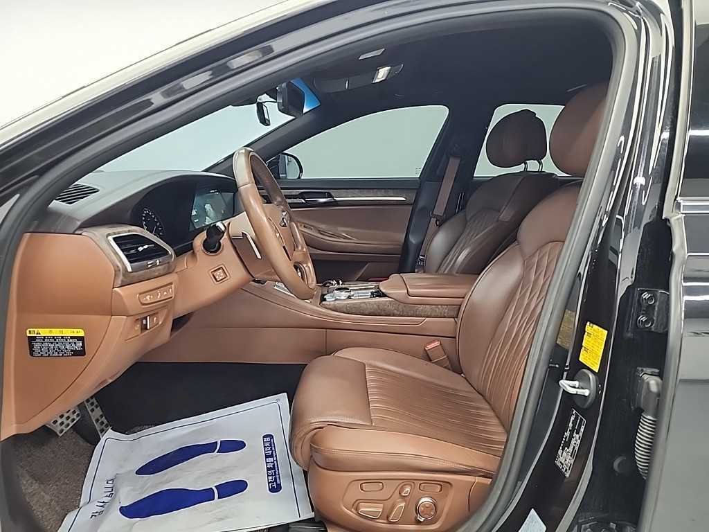 Genesis G90 - Vista 11