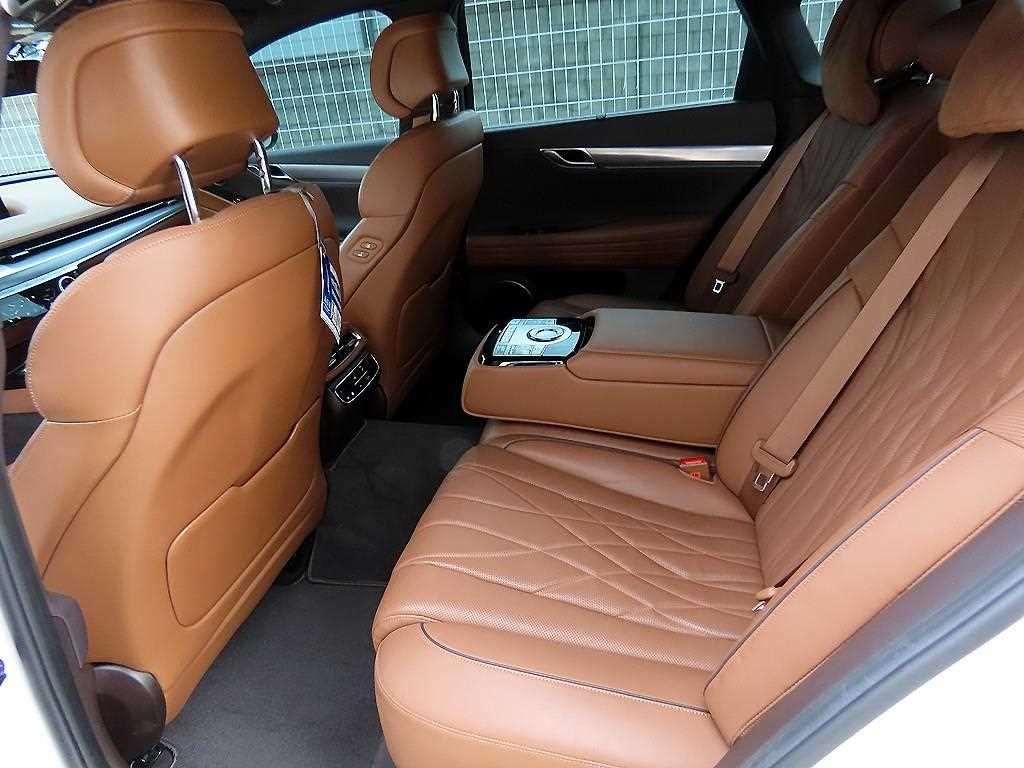 Genesis G80 - Vista 6