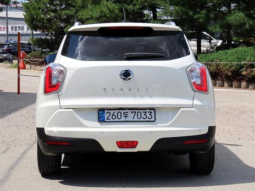 Ssangyong Tivoli - Vista 4