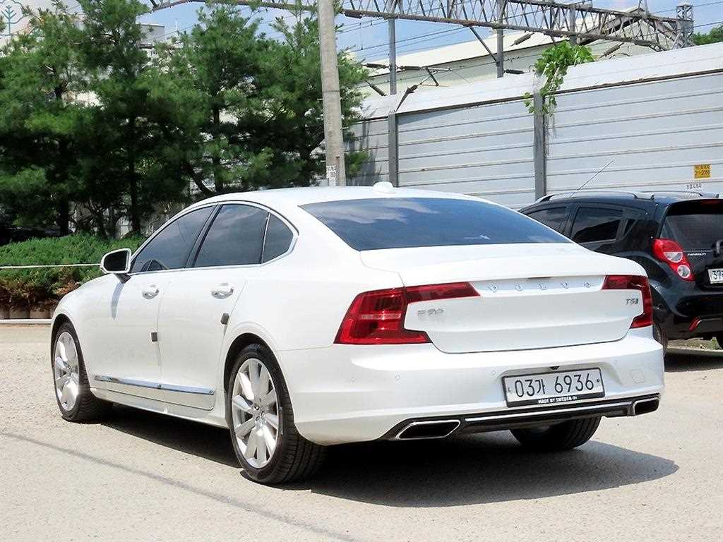 Volvo S90 - Vista 3