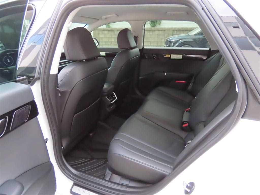 HYUNDAI Grandeur - Vista 6