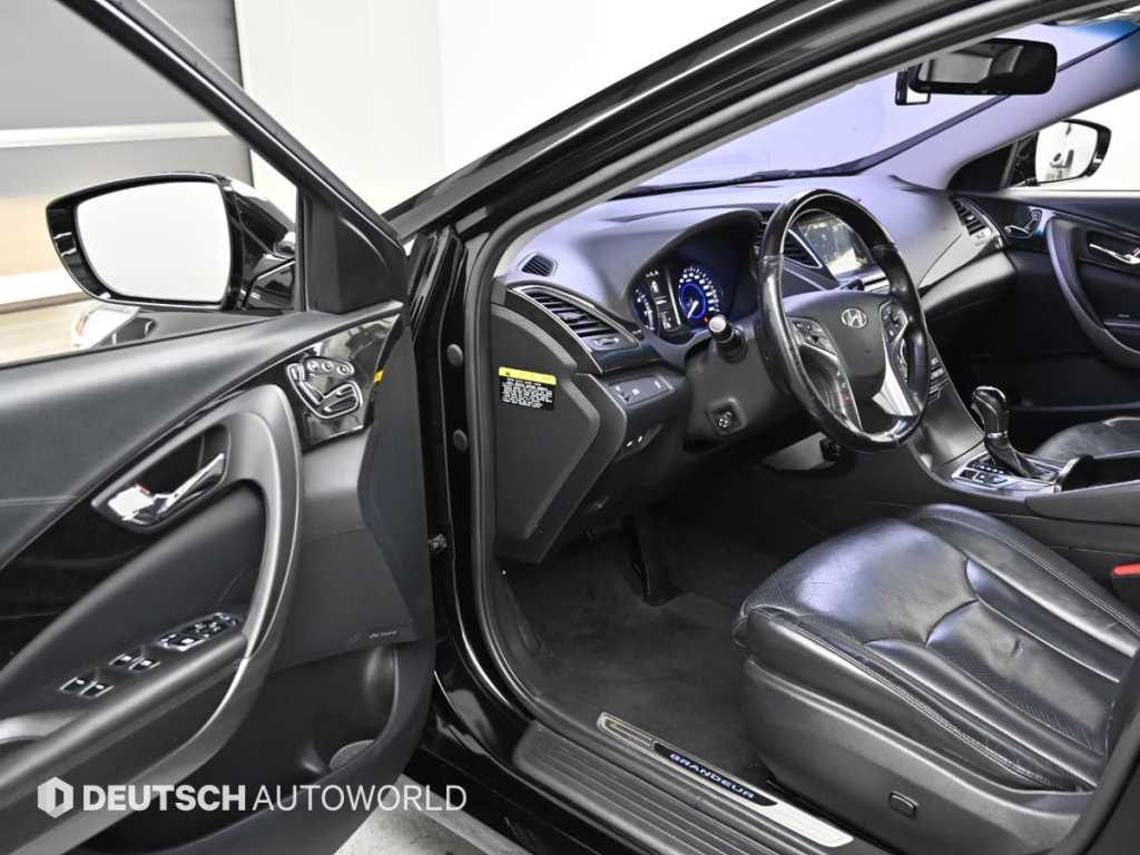 HYUNDAI Grandeur - Vista 11