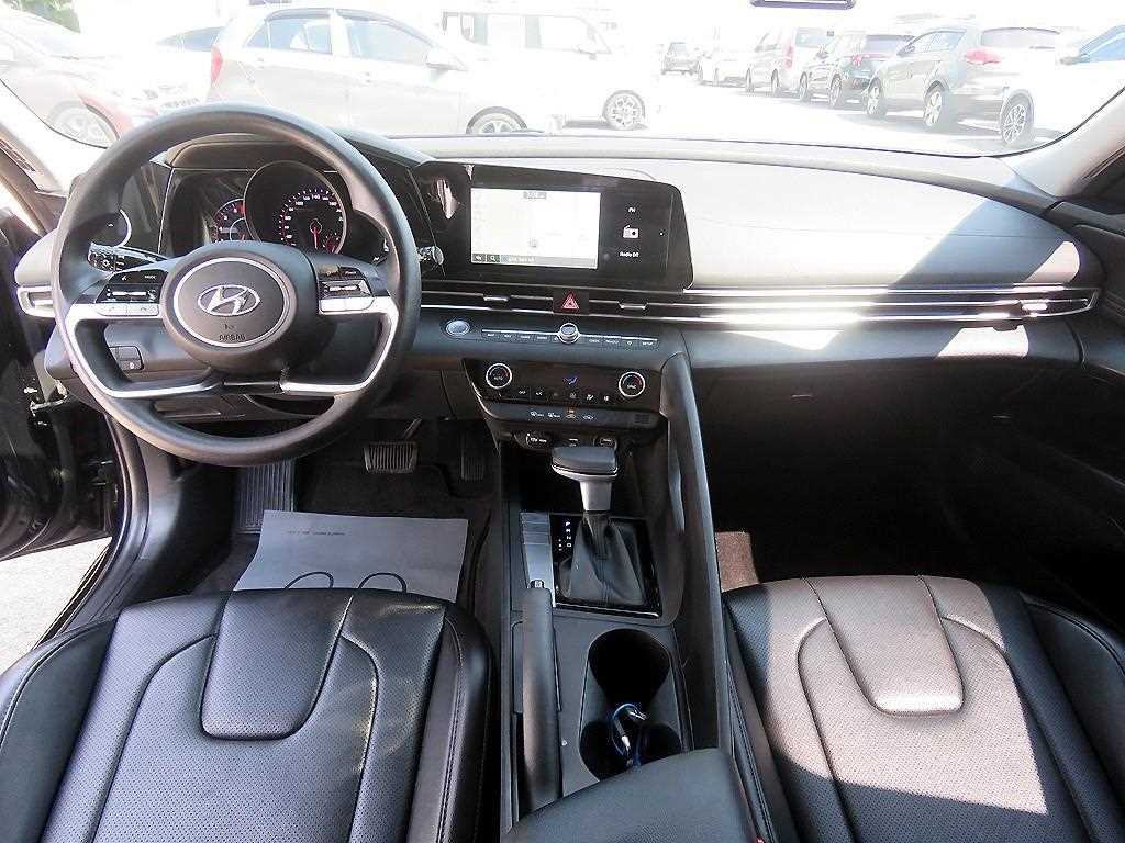 HYUNDAI Avante - Vista 7