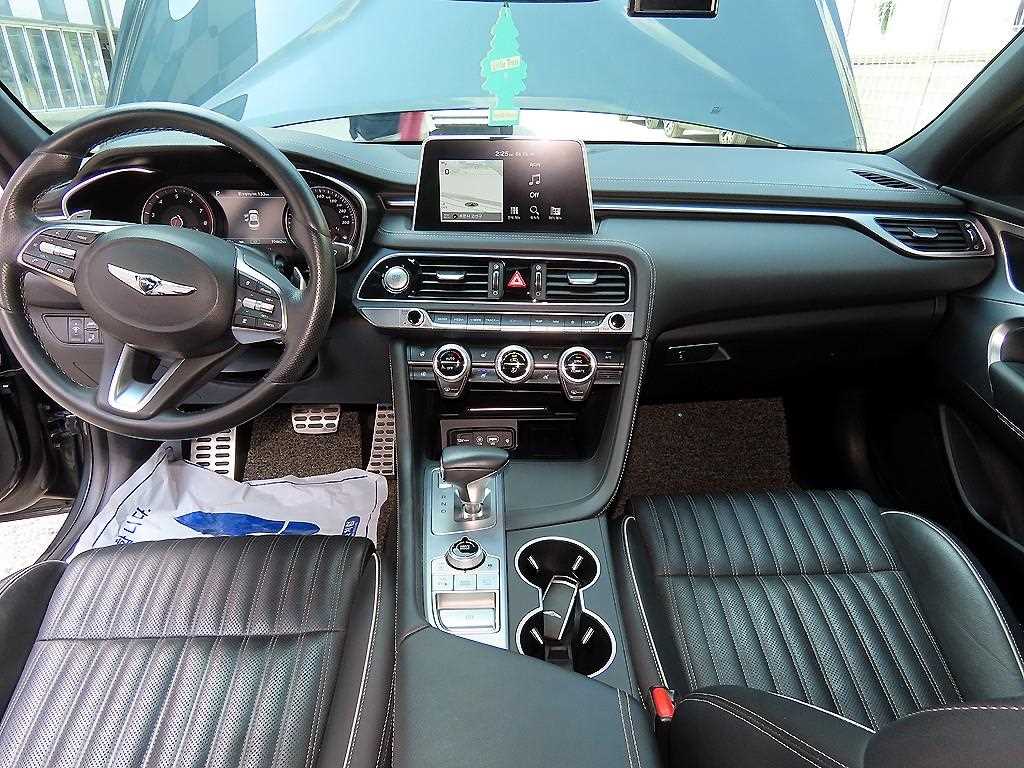 Genesis G70 - Vista 7