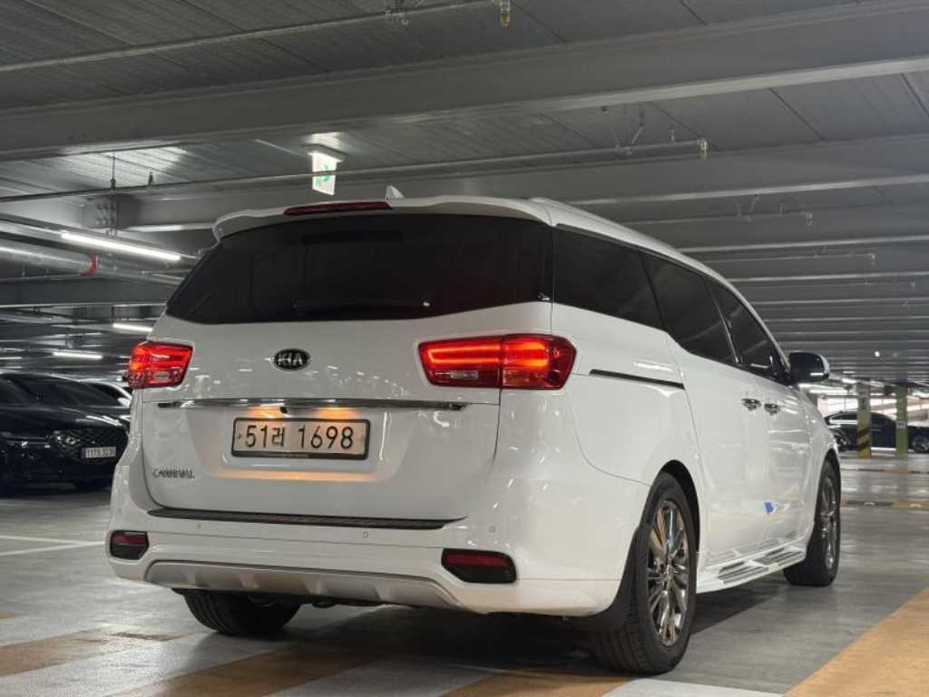 KIA Carnival - Vista 4