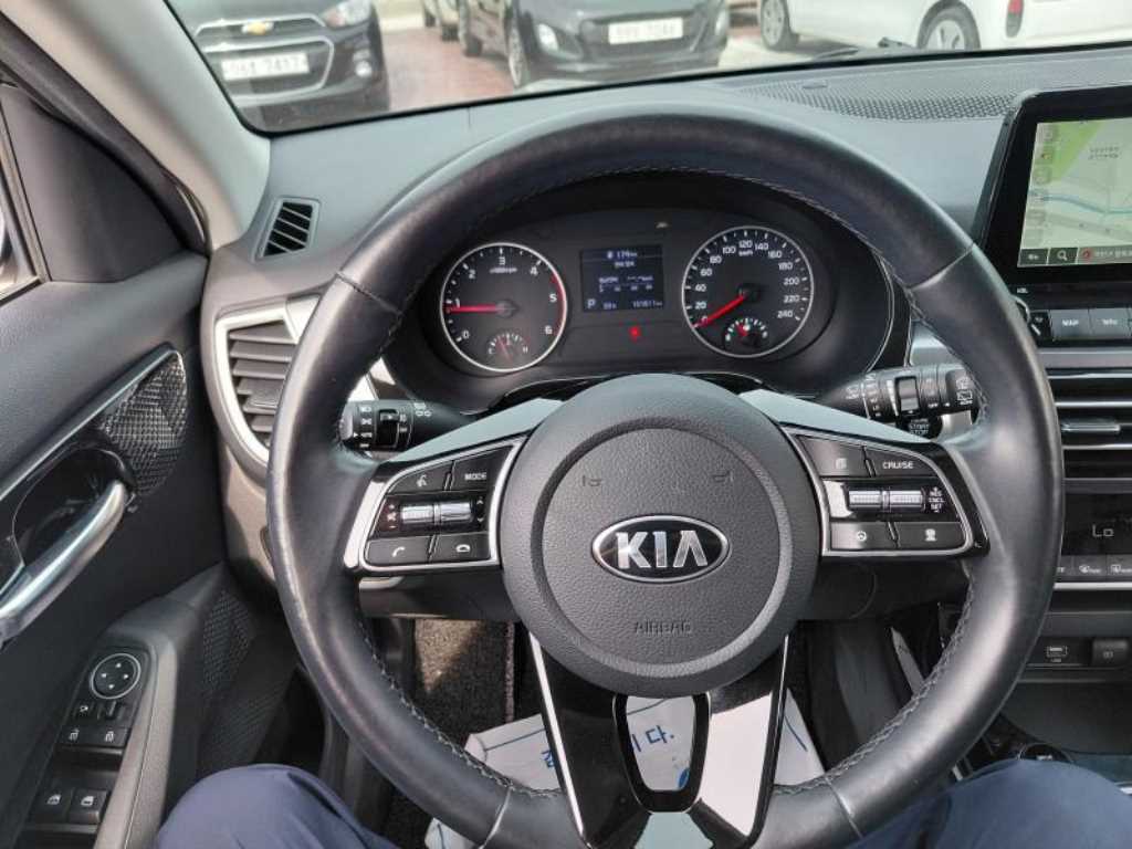 KIA Seltos - Vista 5