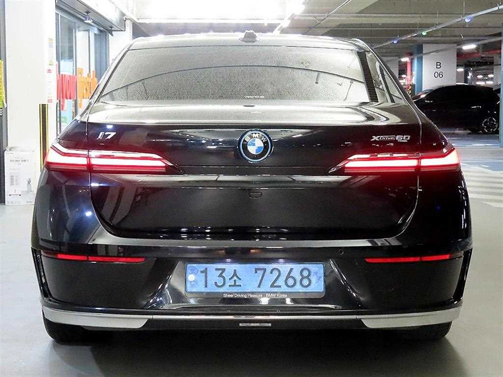 BMW i7 - Vista 5