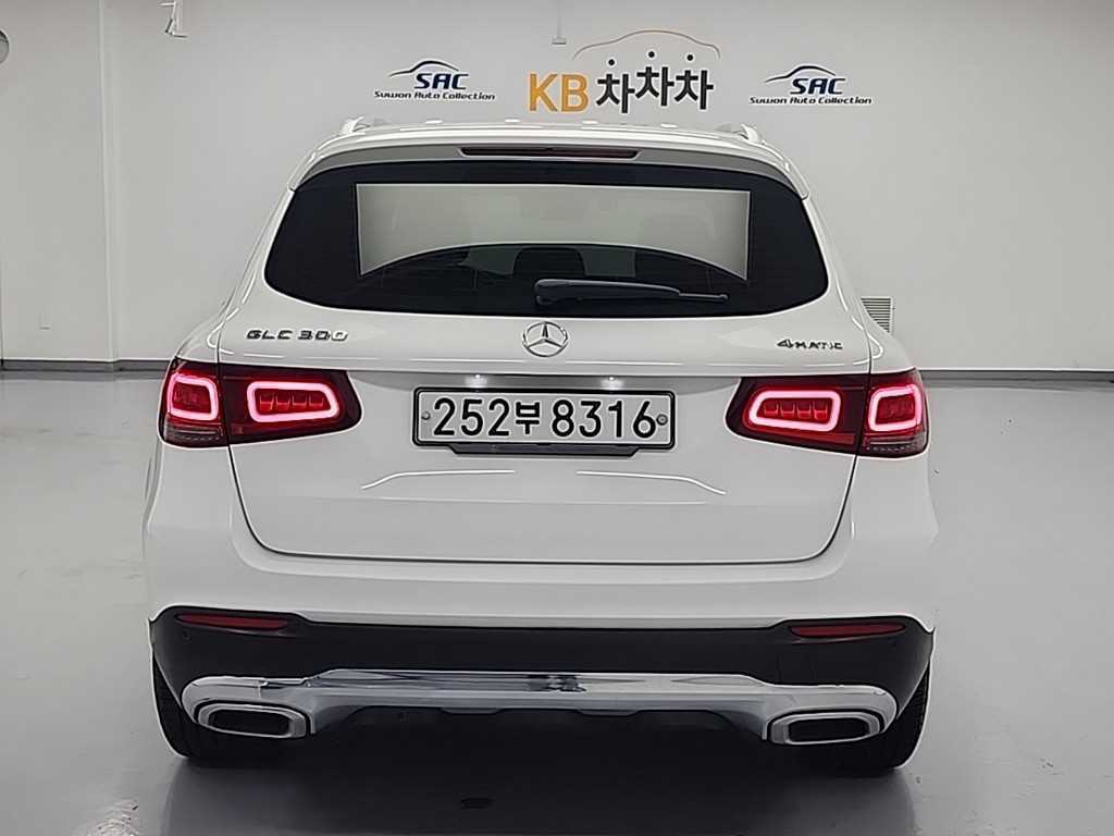 Mercedes Benz GLC Class - Vista 3