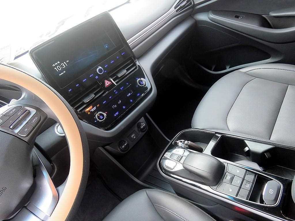 HYUNDAI Ioniq - Vista 10