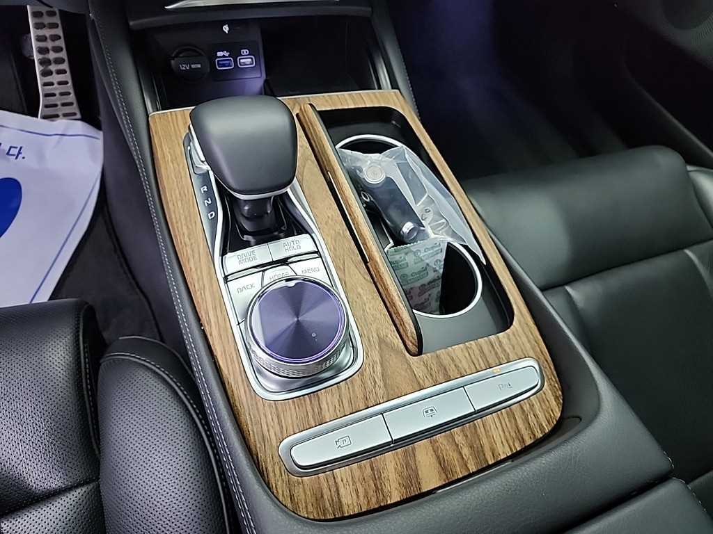 KIA K9 - Vista 8
