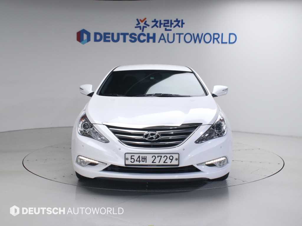 HYUNDAI Sonata - Vista 3