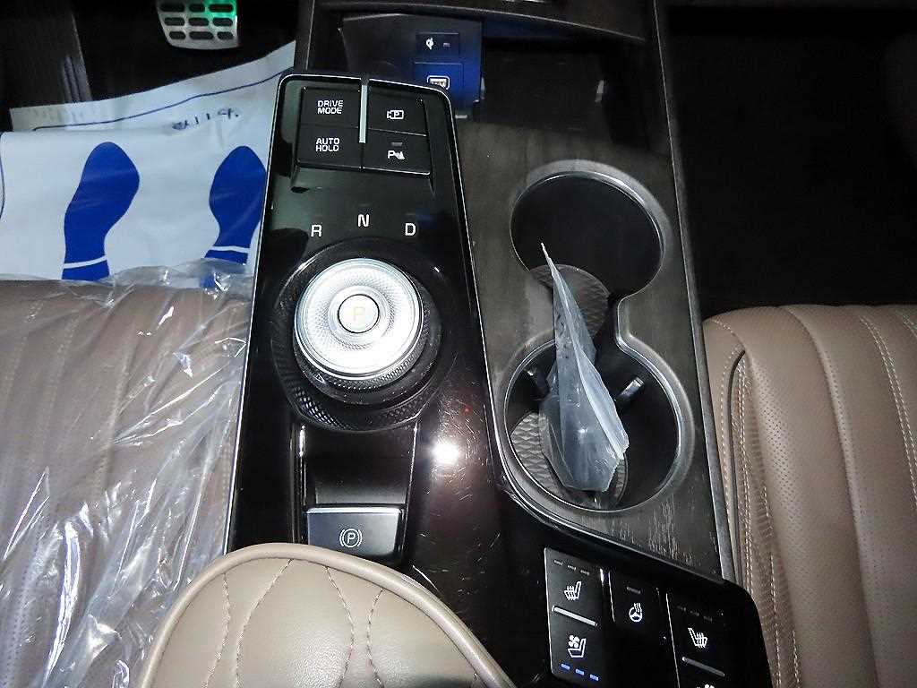 KIA K8 - Vista 12