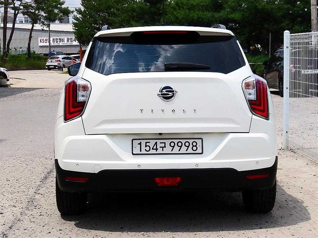 Ssangyong Tivoli - Vista 4