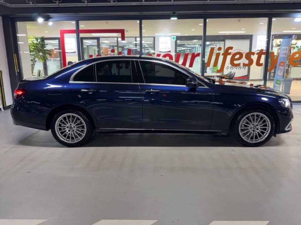Mercedes Benz E class - Vista 3