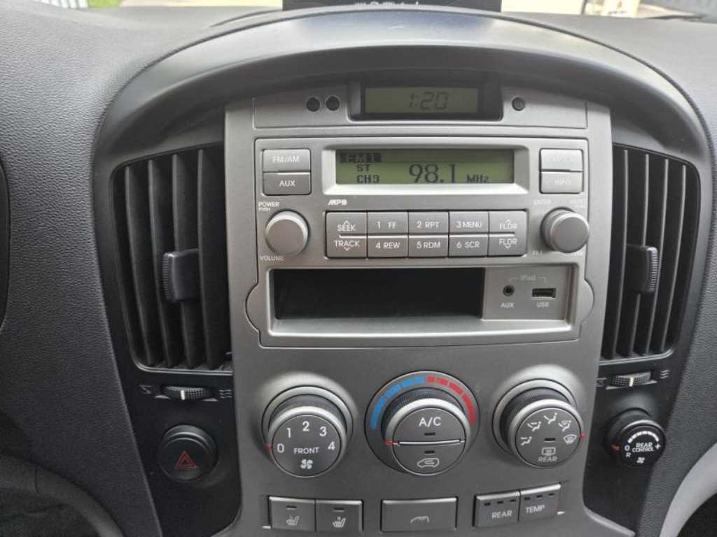 HYUNDAI Starex - Vista 11