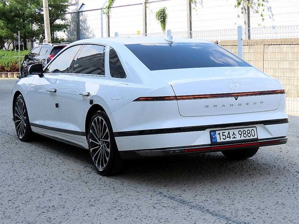 HYUNDAI Grandeur - Vista 3