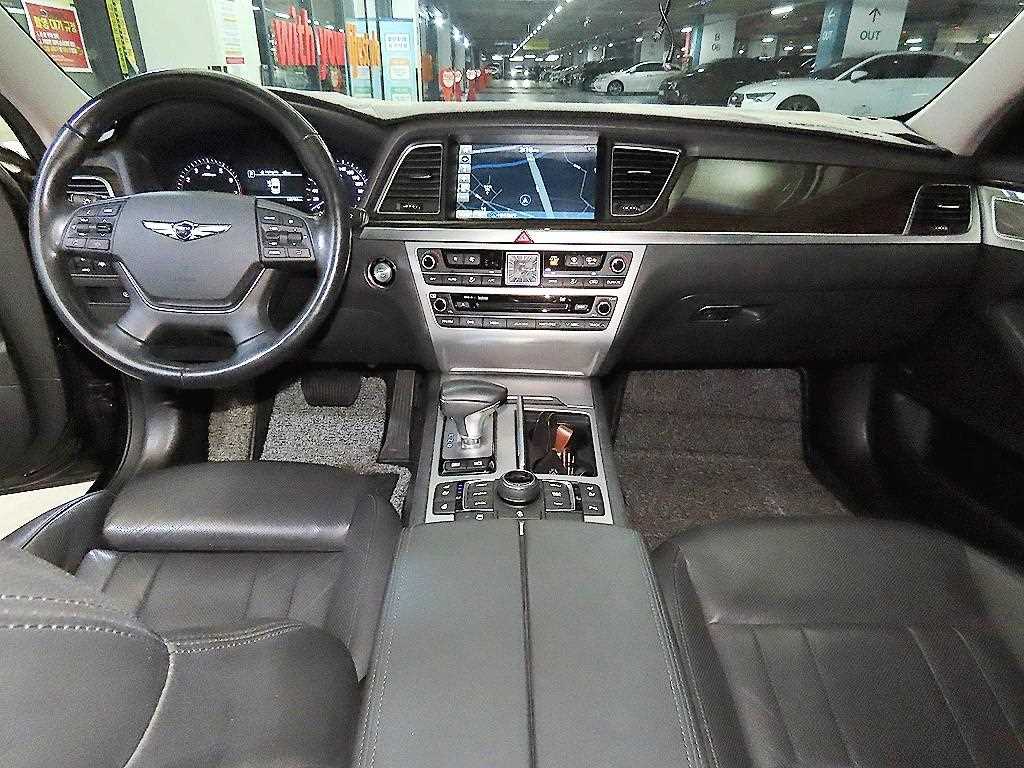 Genesis G80 - Vista 10