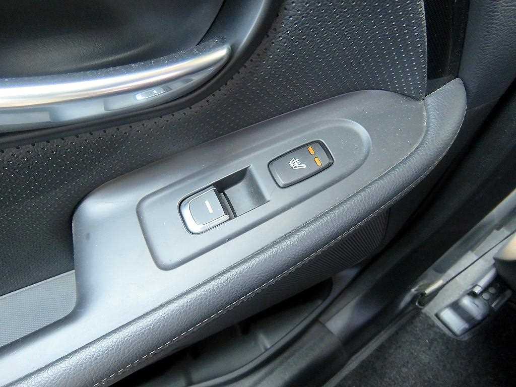 KIA Carens - Vista 9