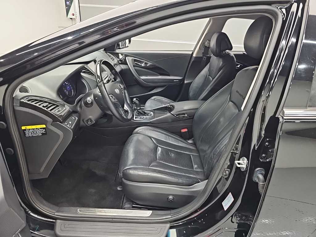 HYUNDAI Grandeur - Vista 11