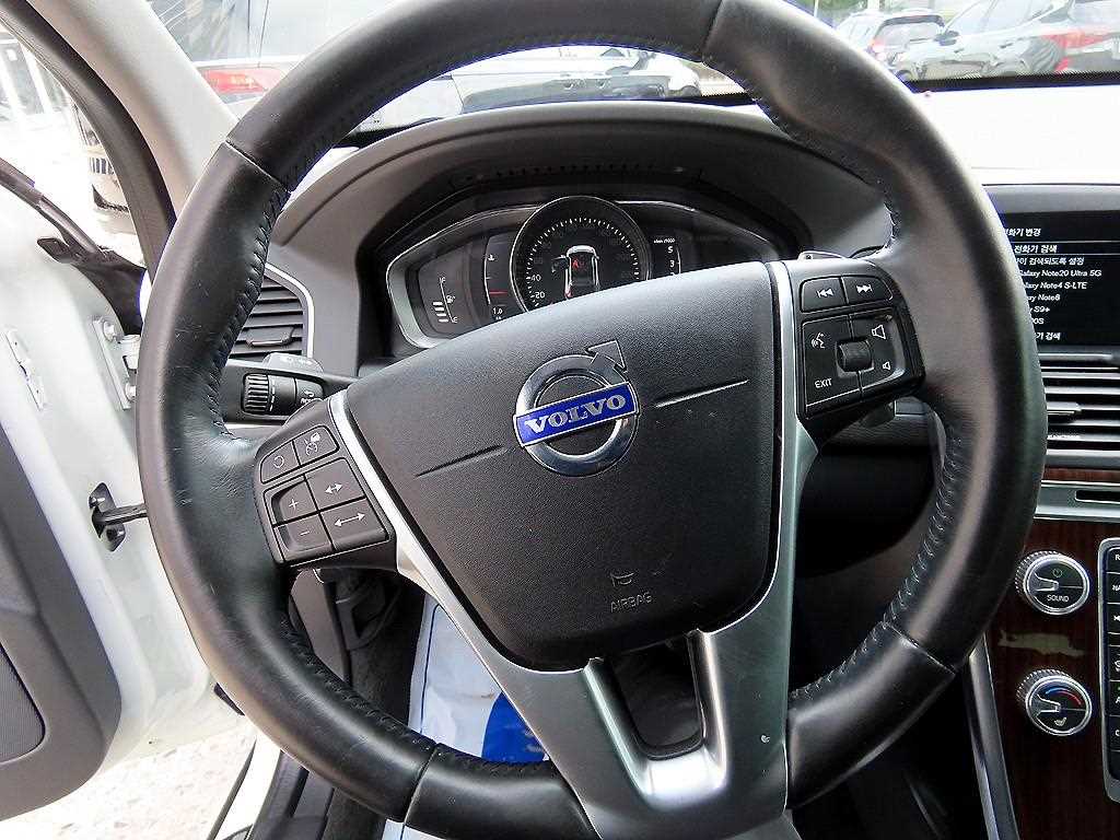 Volvo XC60 - Vista 8