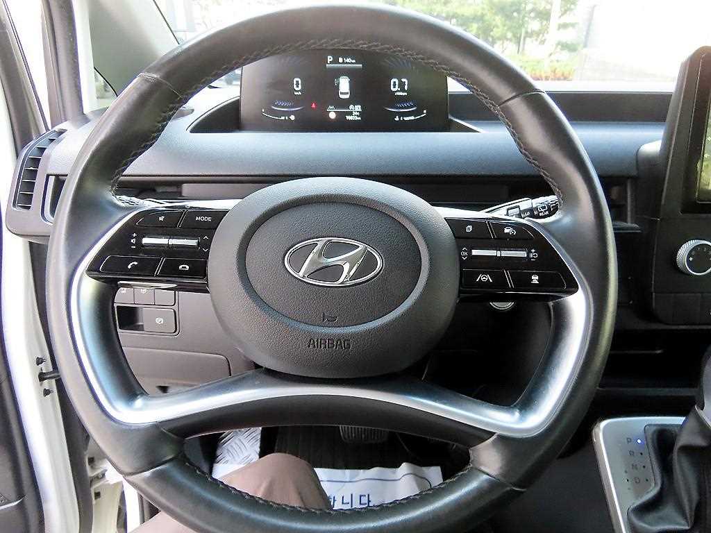 HYUNDAI Staria - Vista 10