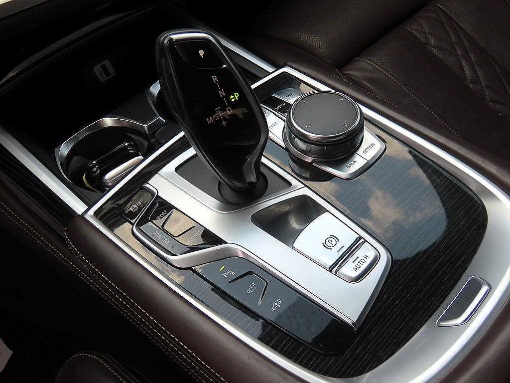 BMW 7 Series - Vista 11