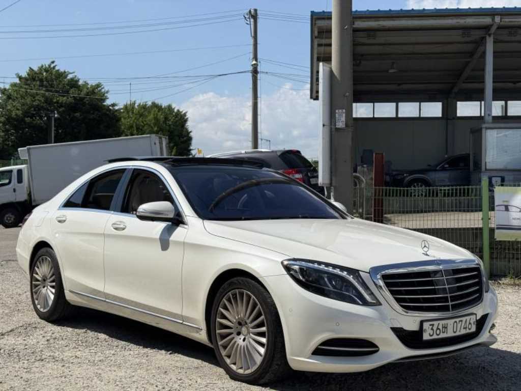 Mercedes Benz S Class - Vista 4
