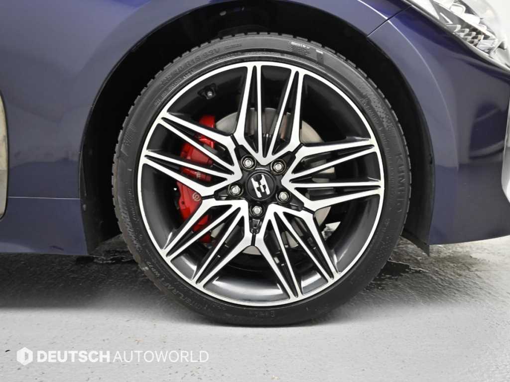 KIA Stinger - Vista 5