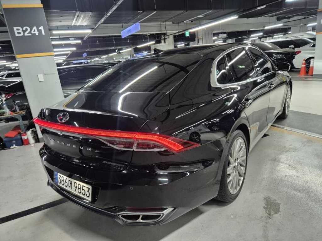 HYUNDAI Grandeur - Vista 2