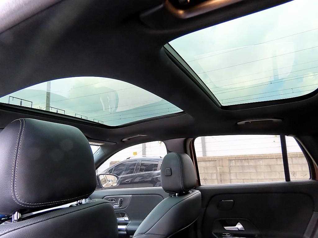 Mercedes Benz EQA 2022 Gold color - Importación desde Corea - HF Imports Iquique - Foto 17