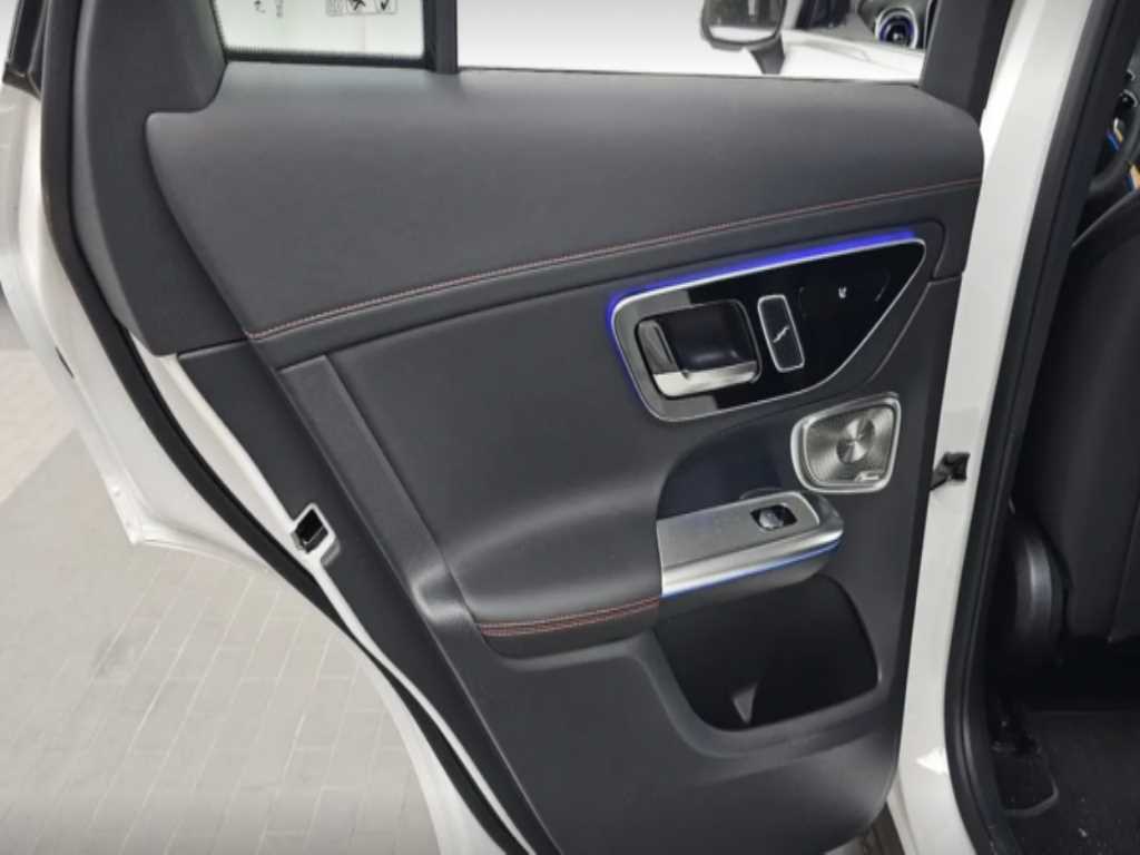Mercedes Benz GLC Class - Vista 11