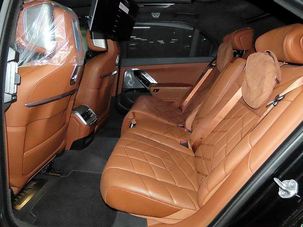 BMW i7 - Vista 7