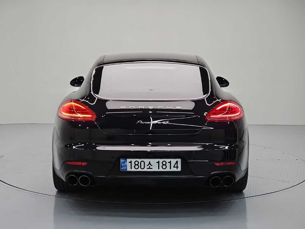 Porsche Panamera - Vista 3