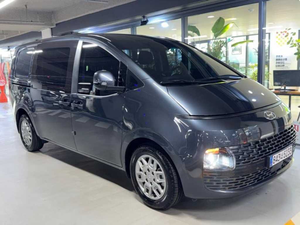 HYUNDAI Staria - Vista 2
